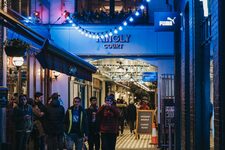 Soho en Pleine Lumière  Cafés, Boutiques et Marchés pour une Journée Vibrante